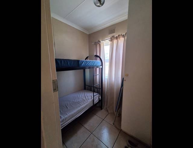 2 BEDROOM FLAT FOR SALE IN ABRAHAMSRUST